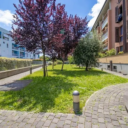 Airport-train Station Ac Free Parking Pisa